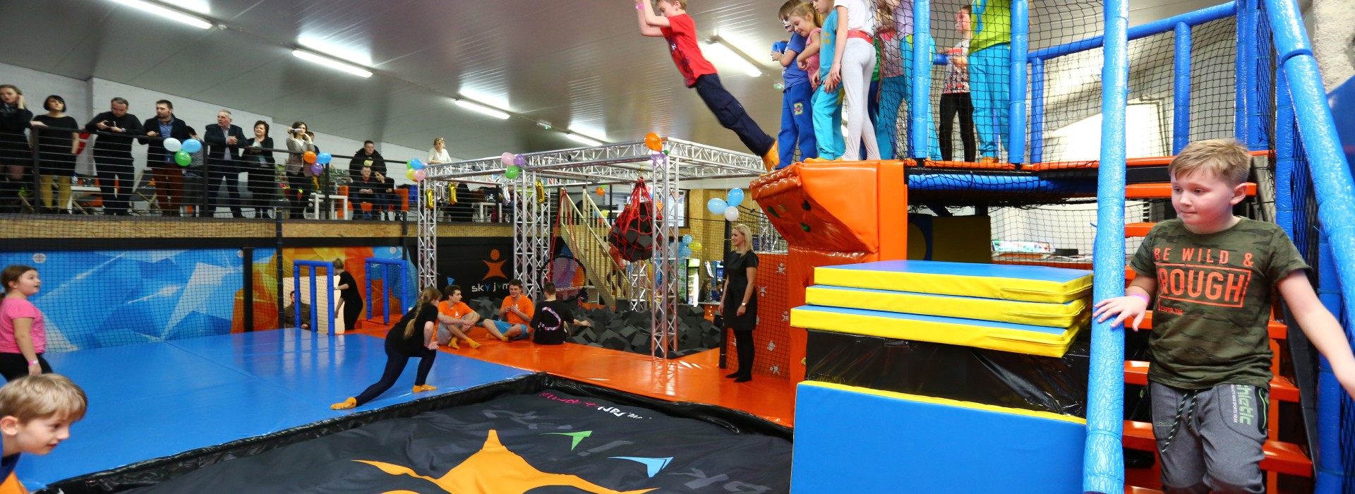 Sky Jump Park Trampolin